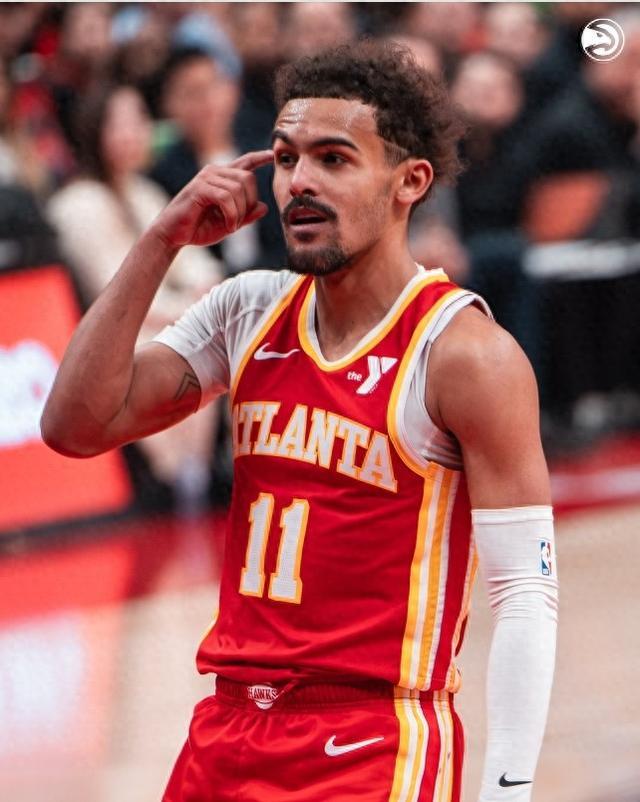 中超第30轮跑动距离榜：钟晋宝13356米居首，周定洋第二（中超第30轮跑动距离排名：钟晋宝以13356米登顶，周定洋位列第二）