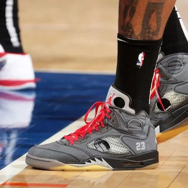 英超赛程提醒：切尔西对阵曼联,（英超对决预告：切尔西迎战曼联）