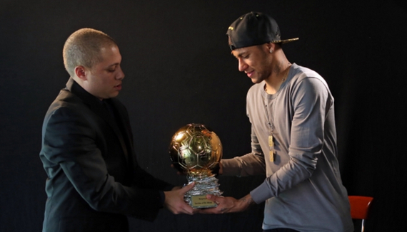 足球法甲豪门官宣新门将加盟（法甲豪门官方宣布签下新门将）