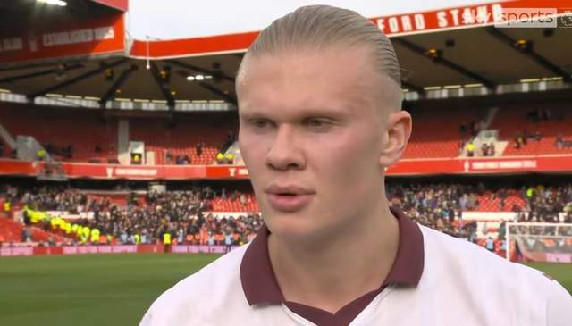 胡金秋展现高效状态，半场贡献10分2篮板（胡金秋高效发挥，上半场砍下10分2篮板）