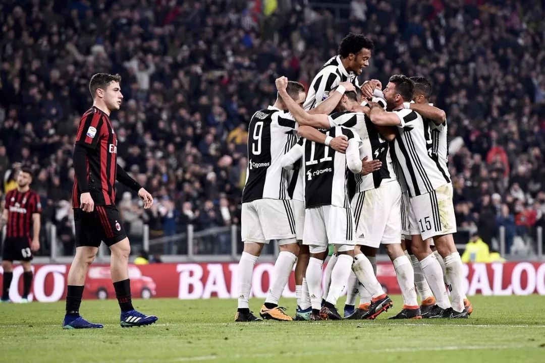 随着皇马3-0，西甲最新积分榜出炉：皇马紧咬领头羊（皇马3-0取胜，西甲积分榜更新：紧追领头羊）