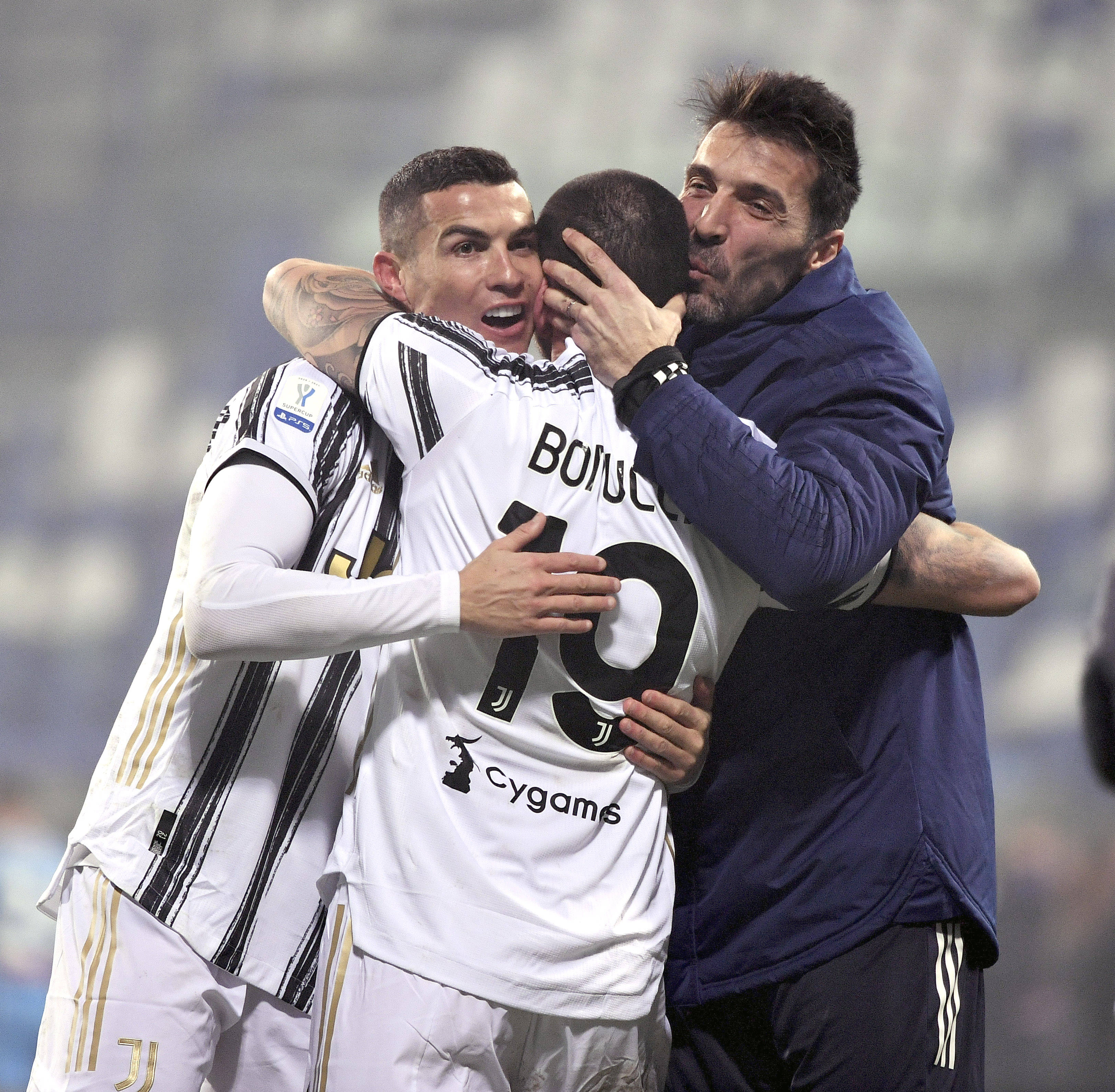 备战明日激战：火箭挑战在即，全队信心满满（迎战明日硬仗：火箭队整装待发，信心十足）