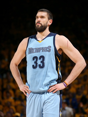 李贤重昨日对阵中国队的9记三分，打破了世预赛单场三分纪录（李贤重昨战中国队轰进9记三分，刷新世预赛单场三分纪录）