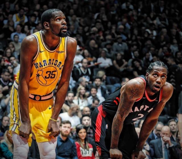 小花生退役后台痛哭！ruler赛后采访狂言：我们已经在选皮肤了（小花生宣布退役后台落泪，Ruler赛后豪言：我们已经开始选冠军皮肤了）