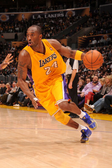 主场仅赢3场，本赛季亚泰的联赛主场胜率为全中超最低（亚泰本季联赛主场仅3胜，胜率全中超垫底）