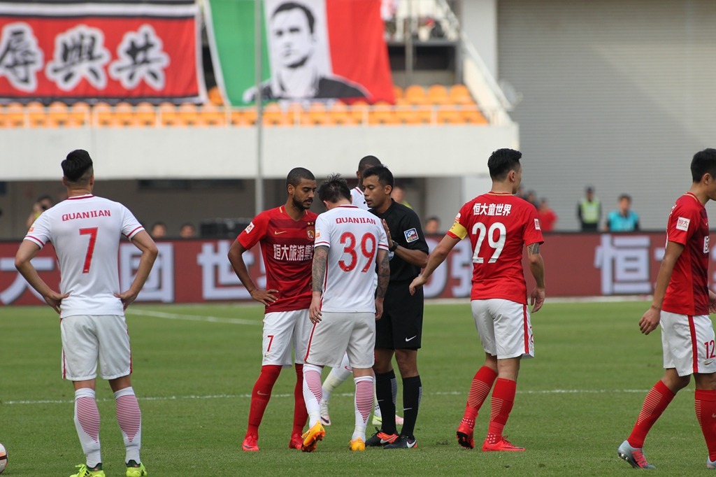 NBA新秀观察：状元秀首场表现,（NBA新秀速递：状元首秀表现解析）