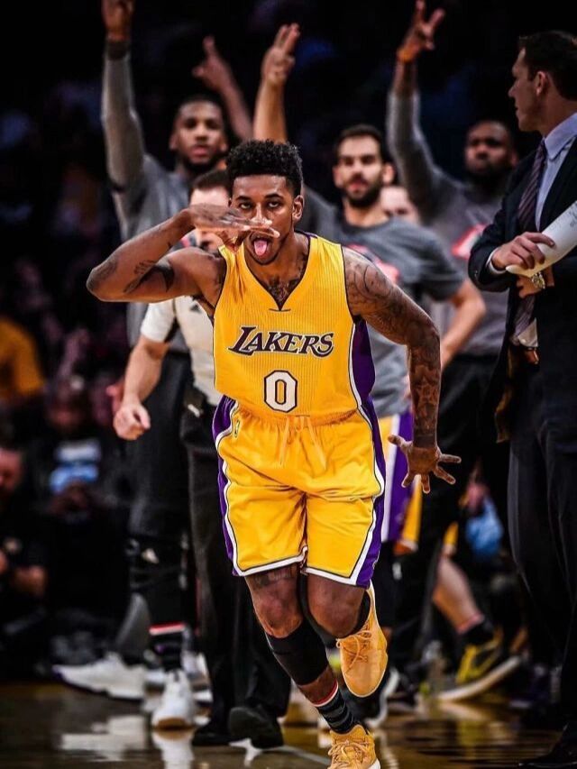 重庆铜梁龙冲超成功，重庆足球时隔4个赛季重返中超（重庆铜梁龙成功升超，重庆足球时隔四个赛季再战中超）