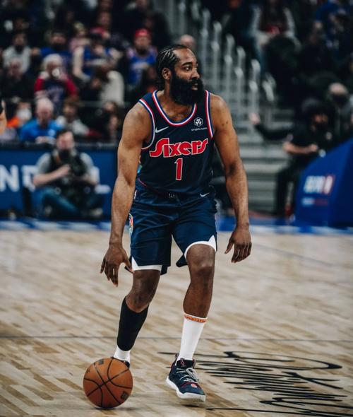 阿尔巴：亚马尔与梅西根本没有可比性；梅西是GOAT（阿尔巴：亚马尔无法与梅西相提并论，梅西才是史上最佳）