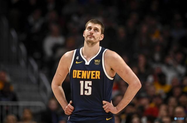 杜兰特独树一帜气质，现役球员无人能及（杜兰特气质非凡，现役无人匹敌）